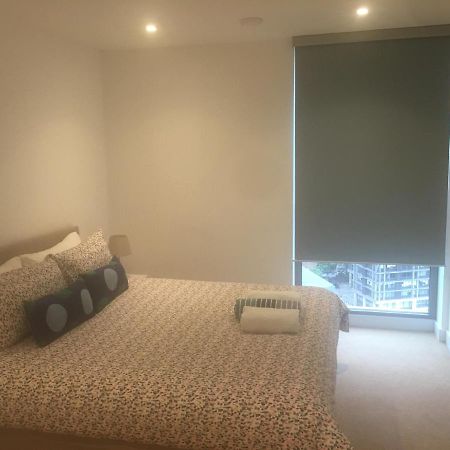 Luxurious Serviced Apartment In Кройдон Екстер'єр фото