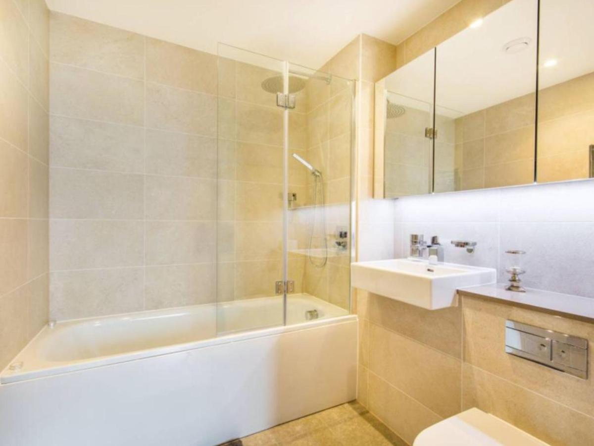 Luxurious Serviced Apartment In Кройдон Екстер'єр фото