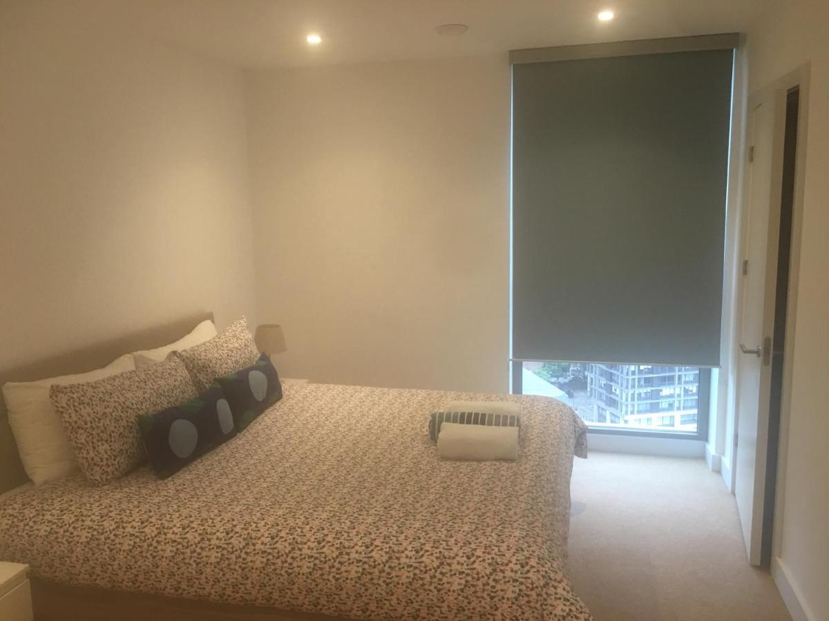 Luxurious Serviced Apartment In Кройдон Екстер'єр фото