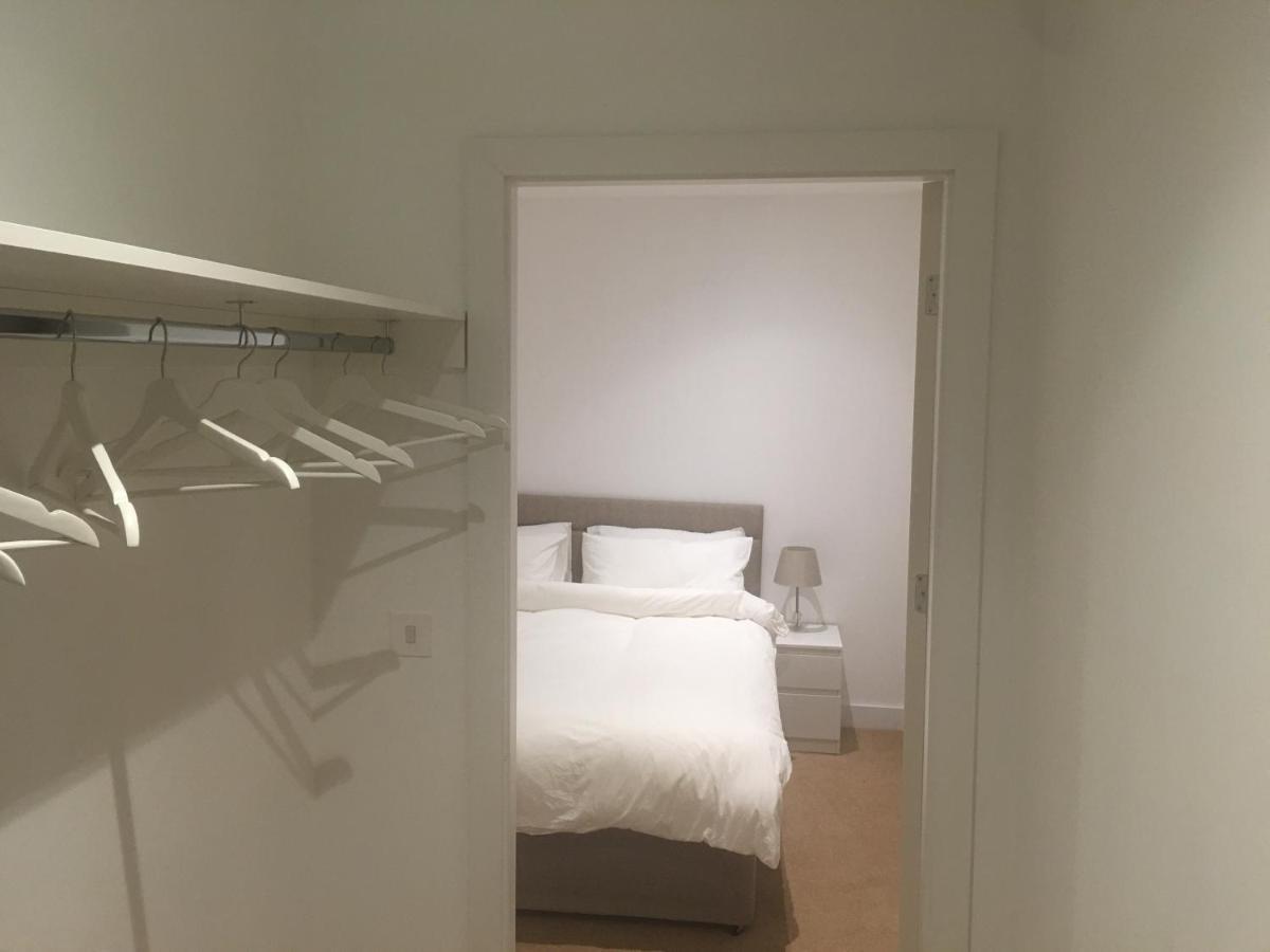 Luxurious Serviced Apartment In Кройдон Екстер'єр фото