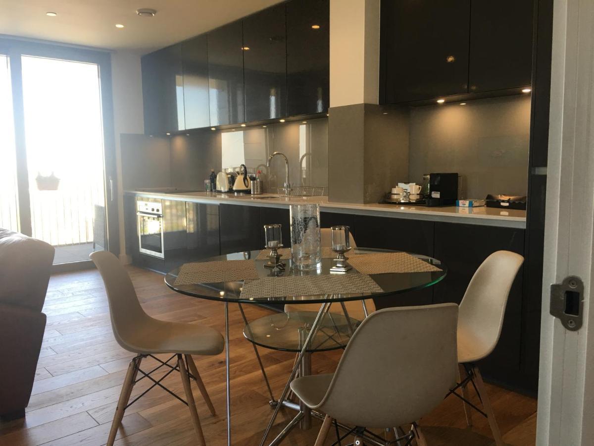 Luxurious Serviced Apartment In Кройдон Екстер'єр фото